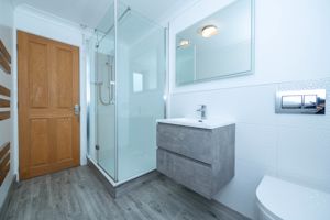 Shower room- click for photo gallery